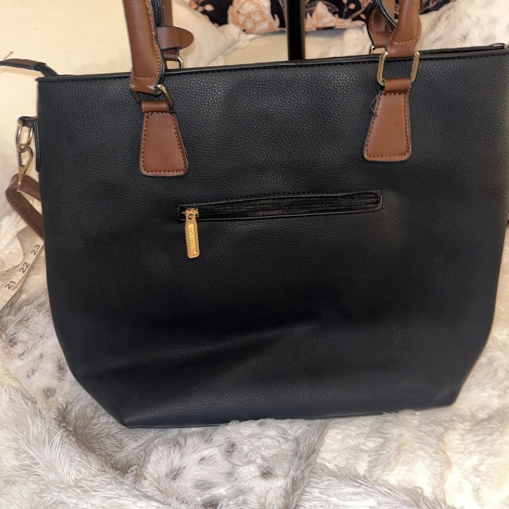 Michael Kors Jet Set Tote - Picture 4 of 12